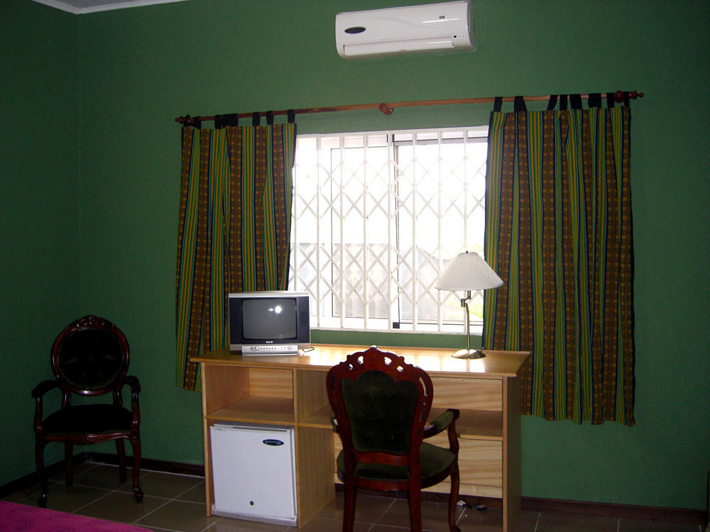Jamaica Inn Guest House Botianaw Camera foto