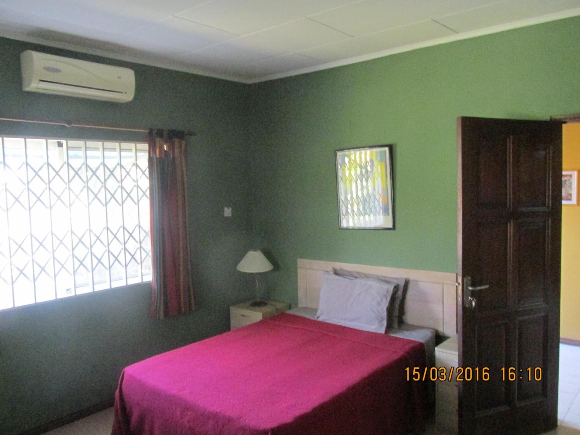 Jamaica Inn Guest House Botianaw Esterno foto